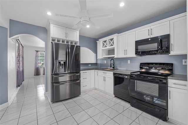 4 of 25 - 2820 Fletcher St, Hollywood, FL