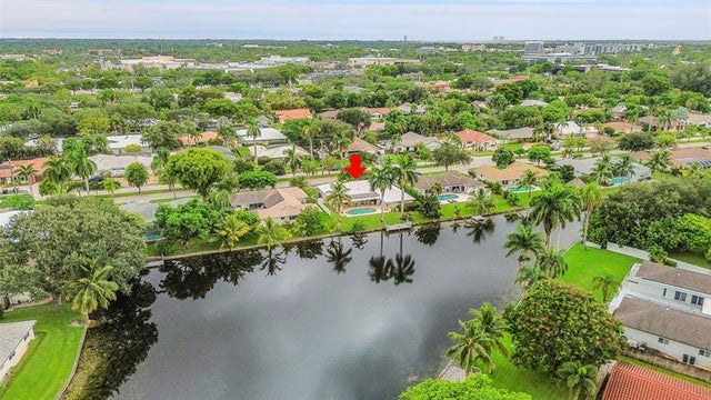 1 of 51 - 240 El Dorado Pkwy, Plantation, FL