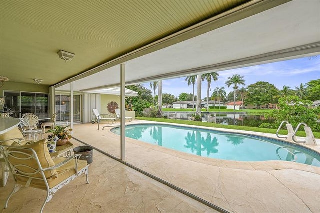 4 of 51 - 240 El Dorado Pkwy, Plantation, FL
