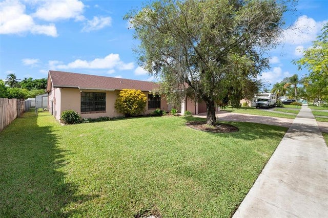 3 of 27 - 12520 Sw 10th Ct, Davie, FL