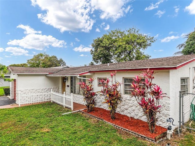 1 of 16 - 4801 Nw 17th Ct, Lauderhill, FL