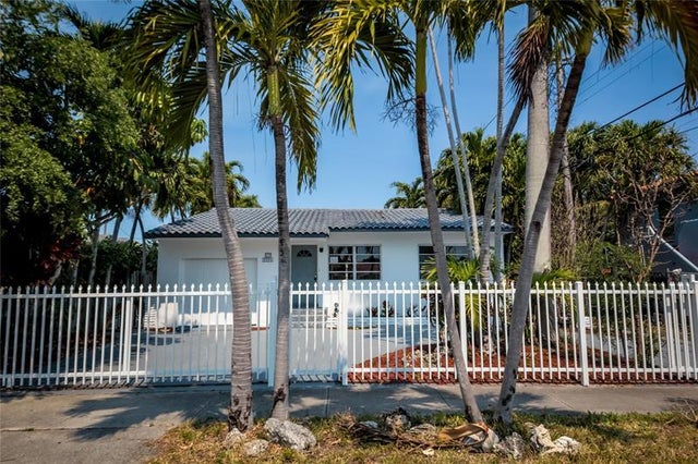 1 of 24 - 2221 Sw 13th St, Miami, FL