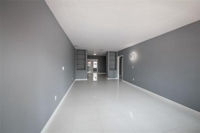 4 of 24 - 2221 Sw 13th St, Miami, FL