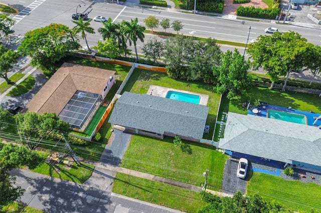 3 of 28 - 5341 Sw 1st St, Plantation, FL