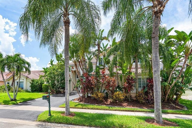 2 of 34 - 1075 Spyglass, Weston, FL