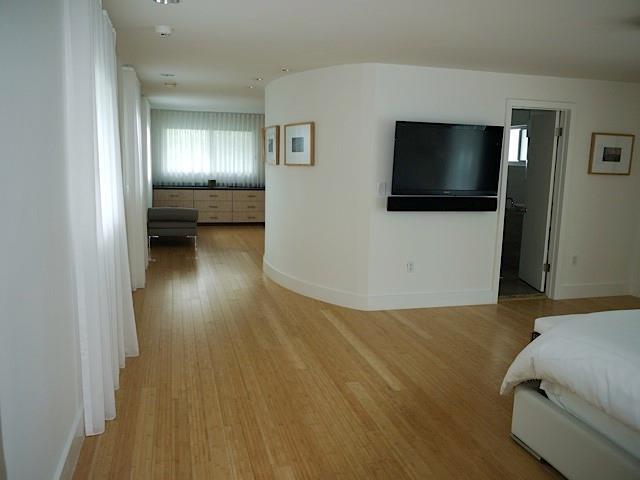 4 of 13 - 8301 Ne 10th Ave, Miami, FL