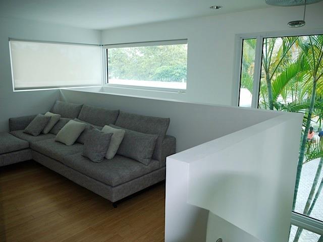 5 of 13 - 8301 Ne 10th Ave, Miami, FL