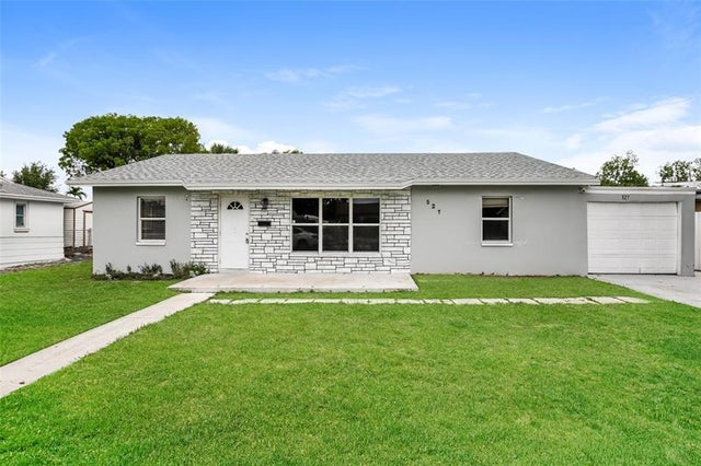 1 of 15 - 527 S 13th Ct, Lantana, FL