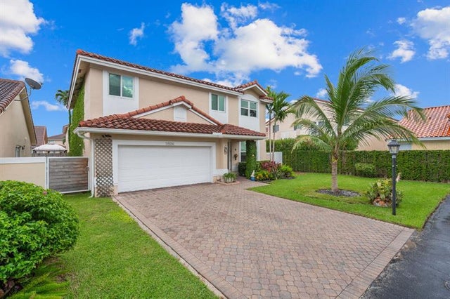 2 of 40 - 15256 Sw 108th Ter, Miami, FL