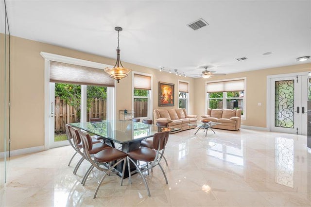 5 of 40 - 15256 Sw 108th Ter, Miami, FL