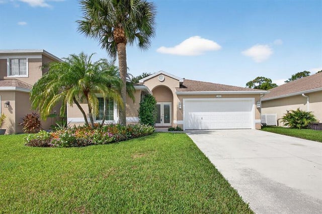 1 of 32 - 2474 Se Springtree Place, Stuart, FL