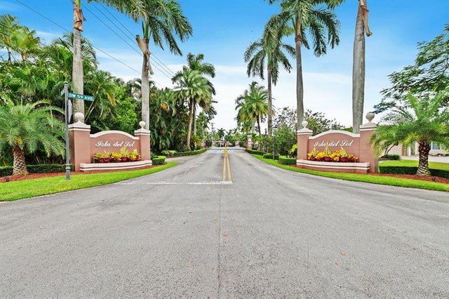 3 of 32 - 6100 Sw 20th St, Plantation, FL