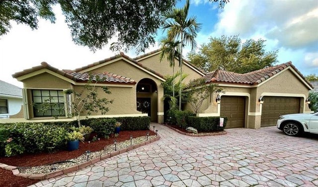1 of 11 - 8975 Southern Orchard Rd, Davie, FL