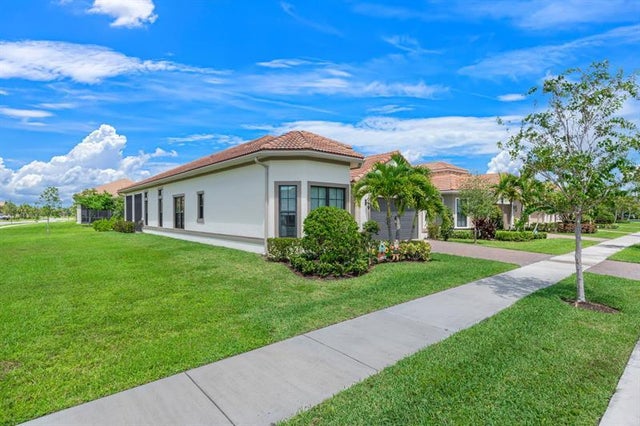 3 of 48 - 11975 Vivar Run, Parkland, FL