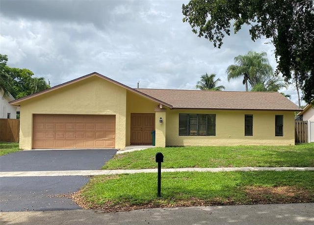 1 of 3 - 5015 Sw 105th Ave, Cooper City, FL