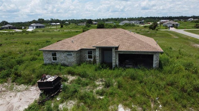3 of 6 - 7001 Lotus Ct, Labelle, FL