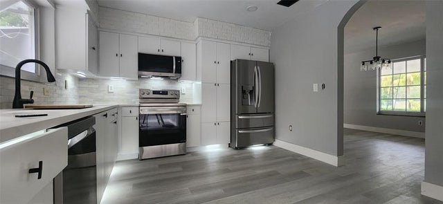 2 of 31 - 14715 N Spur Dr, Miami, FL
