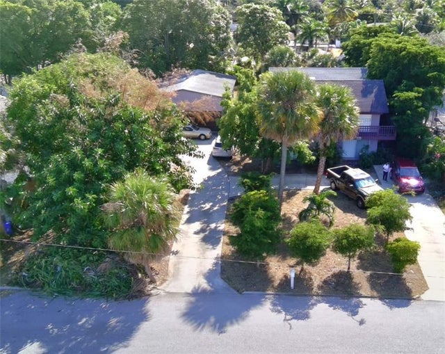 5 of 11 - 1243 17th Ave N, Lake Worth, FL