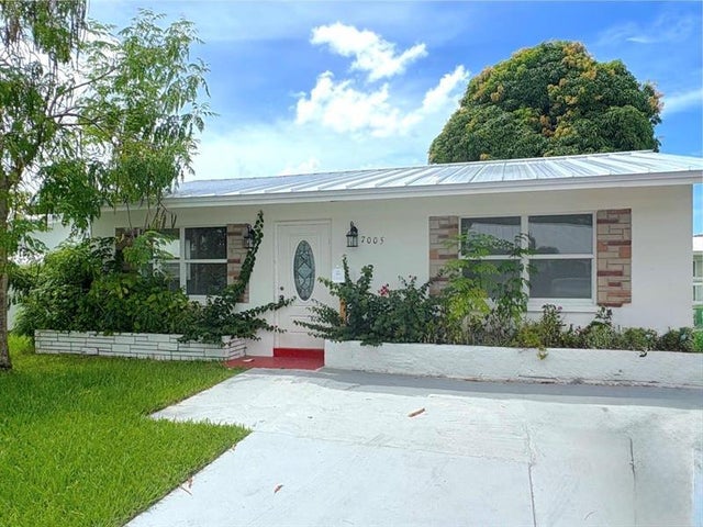 2 of 21 - 7005 Nw 66th Ter, Tamarac, FL