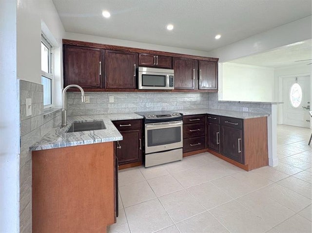 4 of 21 - 7005 Nw 66th Ter, Tamarac, FL