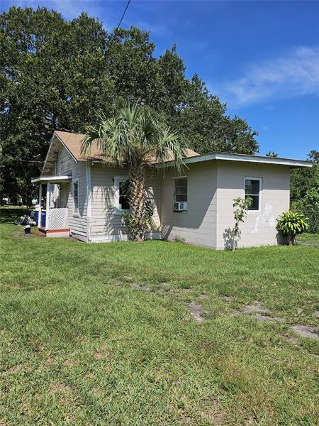 1 of 45 - 421 N 10th St, Fort Pierce, FL