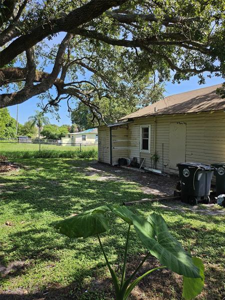 3 of 45 - 421 N 10th St, Fort Pierce, FL