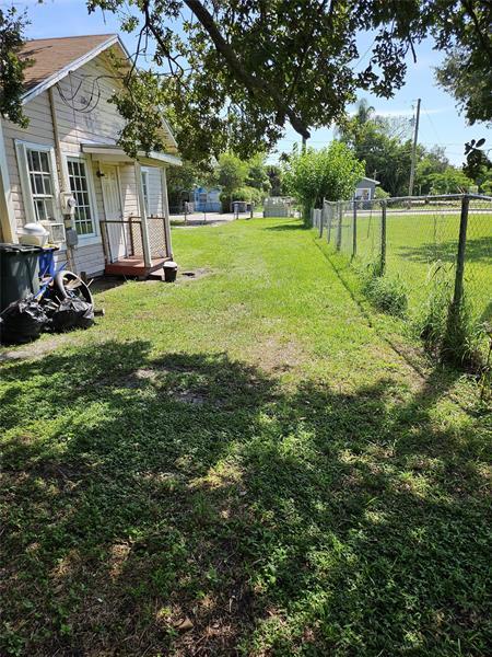 4 of 45 - 421 N 10th St, Fort Pierce, FL