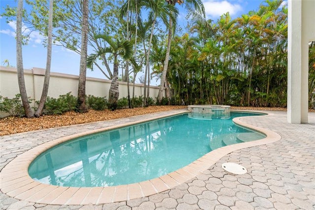 5 of 31 - 1523 Sw 161st Ave, Pembroke Pines, FL