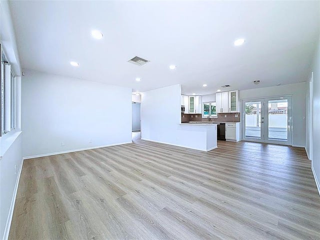 2 of 17 - 12 Sw 13th St, Deerfield Beach, FL
