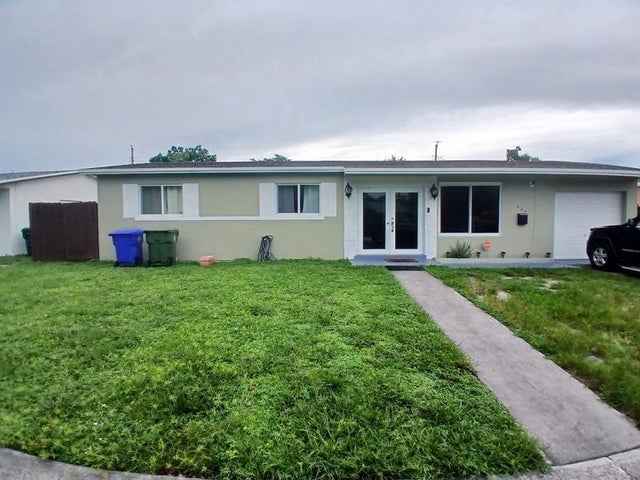 1 of 13 - 640 Sw 68th Ter, Pembroke Pines, FL