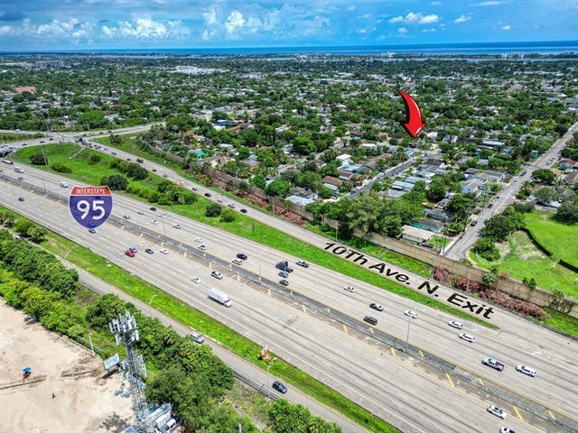 3 of 34 - 726 N A St, Lake Worth, FL