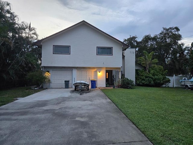 1 of 2 - 618 Sw Hidden River Ave, Palm City, FL