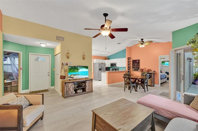 3 of 91 - 9836 Nw 9th Ct, Plantation, FL