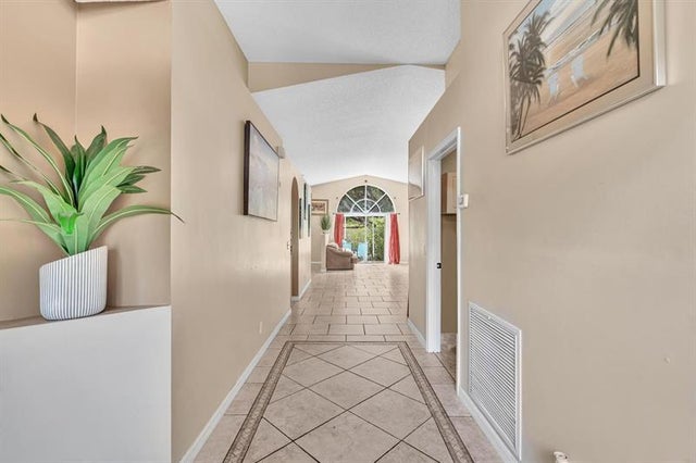 5 of 45 - 10946 Crescendo Cir, Boca Raton, FL