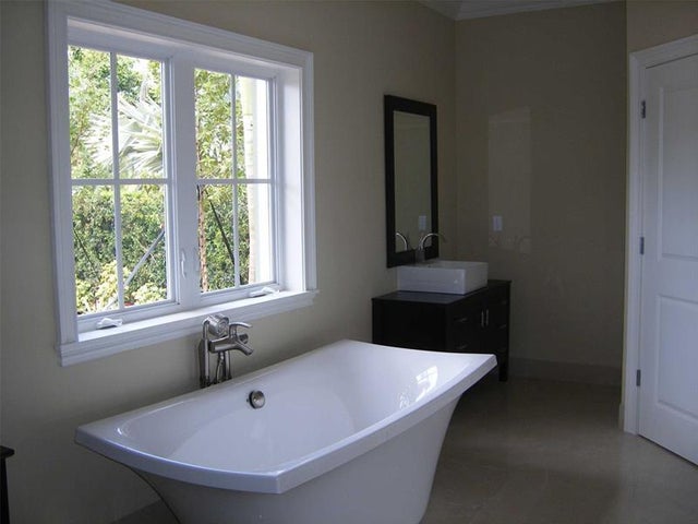 4 of 12 - 1616 Ne 17th Ave, Fort Lauderdale, FL