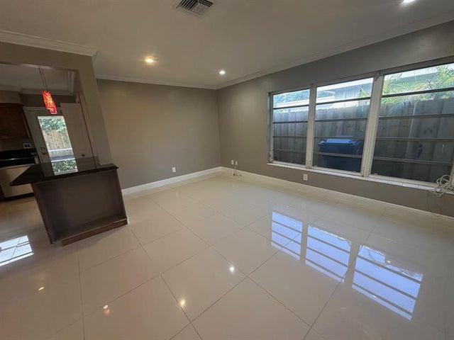 3 of 20 - 40 Ne 48th St, Fort Lauderdale, FL
