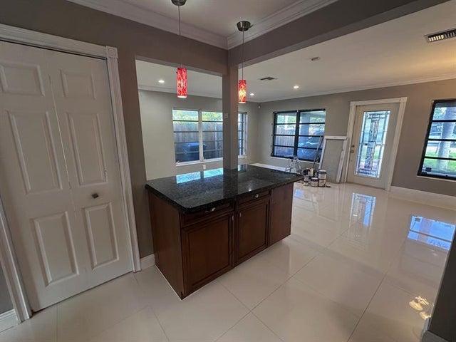 5 of 20 - 40 Ne 48th St, Fort Lauderdale, FL