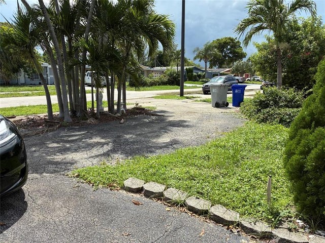 3 of 5 - 721 Nw 18th St, Pompano Beach, FL