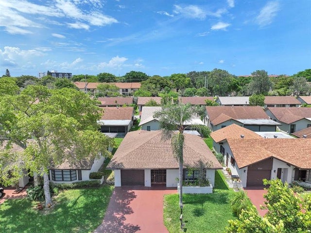 1 of 23 - 2035 Sw 15th Ct, Deerfield Beach, FL