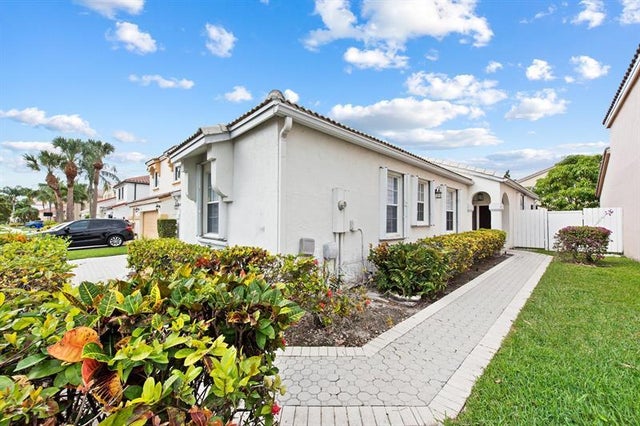 3 of 31 - 678 Nw 155th Ter, Pembroke Pines, FL