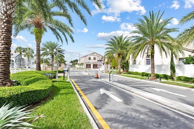 4 of 31 - 678 Nw 155th Ter, Pembroke Pines, FL