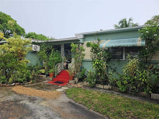 1 of 28 - 13025 Nw 1st Ct, Miami, FL