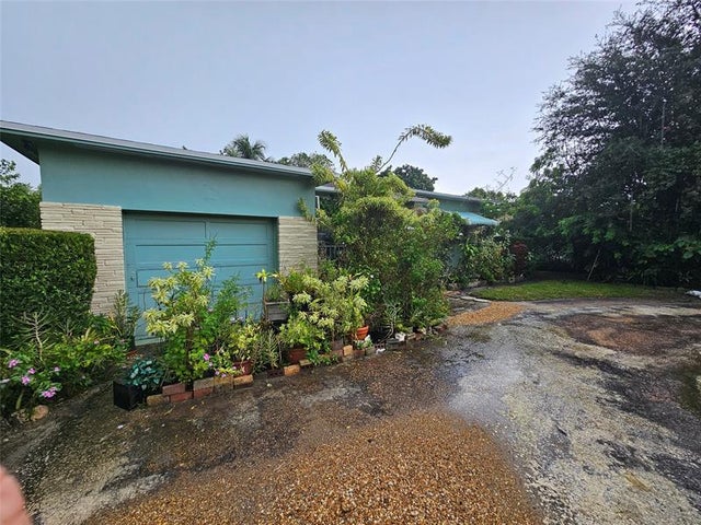 3 of 28 - 13025 Nw 1st Ct, Miami, FL