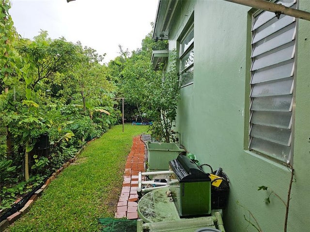 5 of 28 - 13025 Nw 1st Ct, Miami, FL