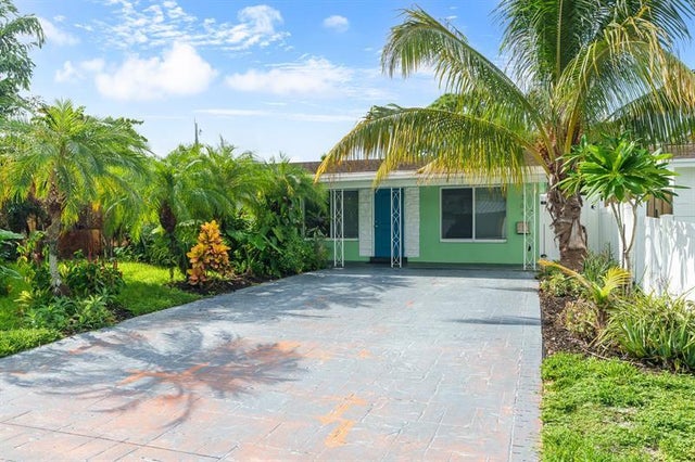 2 of 61 - 364 Nw 48th Ct, Oakland Park, FL