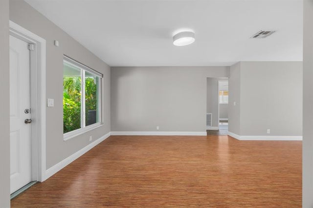 5 of 61 - 364 Nw 48th Ct, Oakland Park, FL