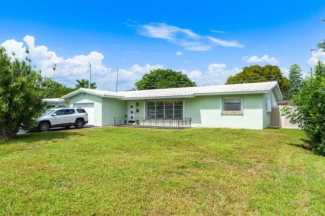 2 of 62 - 21 Se 7th St, Pompano Beach, FL