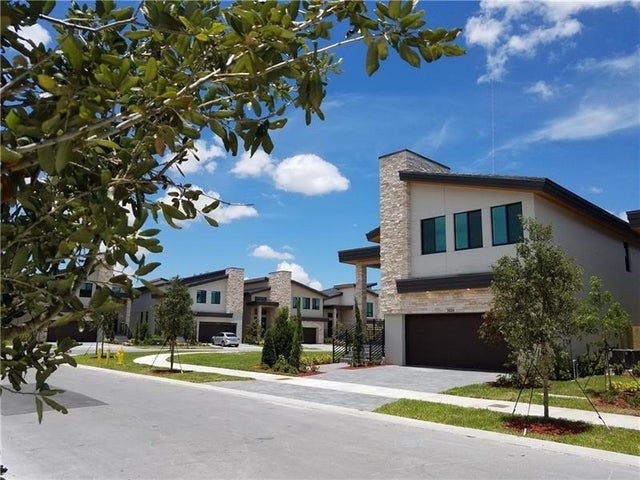 2 of 28 - 7669 Nw 103rd Pl, Doral, FL