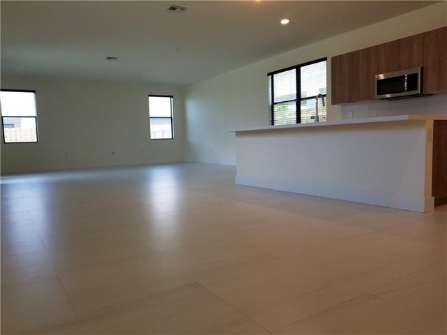 5 of 28 - 7669 Nw 103rd Pl, Doral, FL