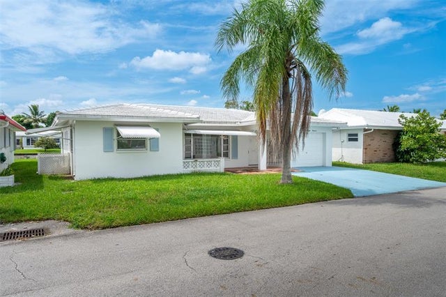 2 of 37 - 6800 Nw 74th Pl, Tamarac, FL